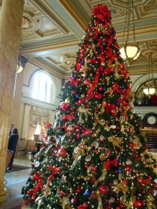 Lobby of the Willard decorated for Christmas