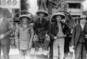 Chinese transcontinental railroad workers (Source: Smithsonian Asian Pacific American Center)
